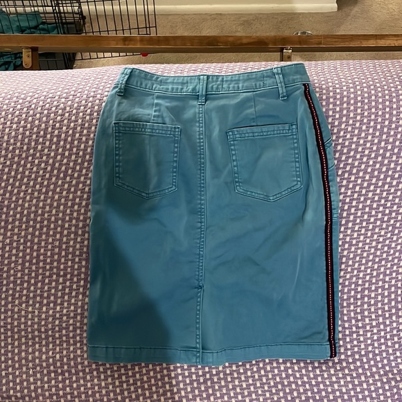 Anthropologie blue pencil skirt with red stripe stitching along the side. Size 0 - Picture 4 of 4